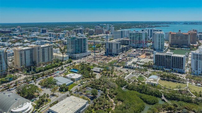 Building Photo - 750 N Tamiami Trl