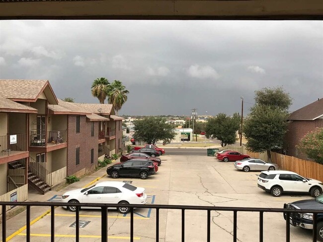 Building Photo - 1111 Shiloh Dr