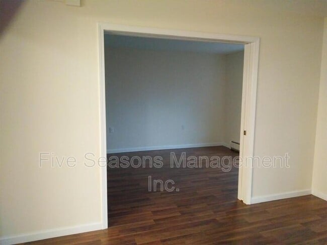 Building Photo - 107 Hildred Dr