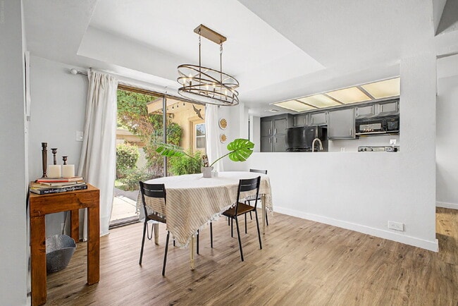 Building Photo - Furnished Luxury Condo in Guard-Gated Casa Del Monte | Prime Old Town Scottsdale Location