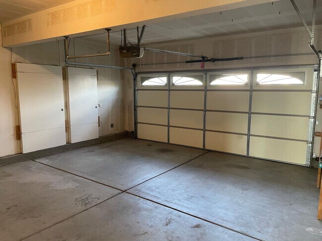 Building Photo - Beautiful 4-Bedroom Home for Lease in Otay...