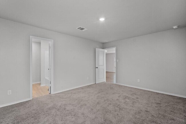 Building Photo - 542 Blue Stem Rd
