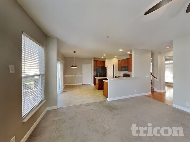 Building Photo - 1307 Creekside Dr