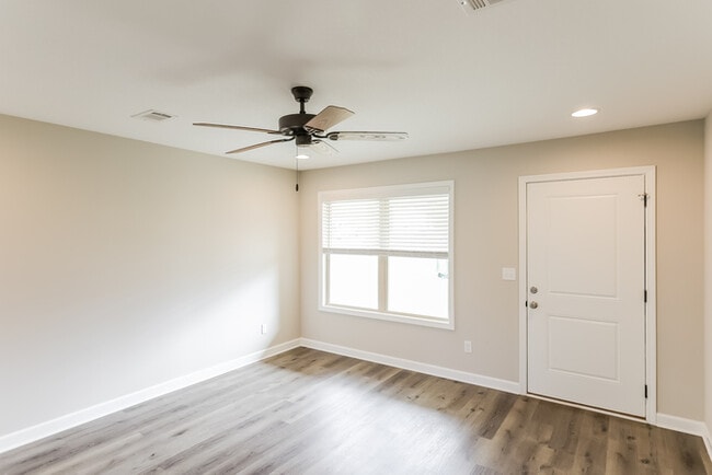 Building Photo - 126 Wexford Way