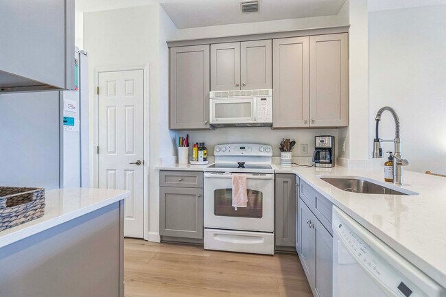 Building Photo - 14320 Bristol Bay Pl