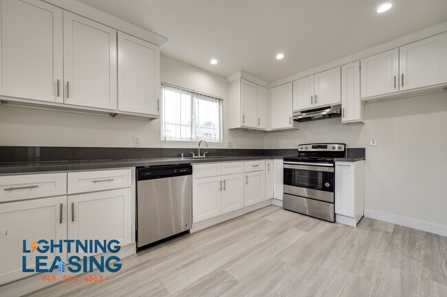 Building Photo - 20434 Cohasset St