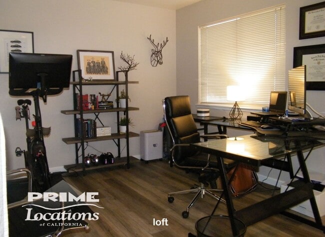 Building Photo - Wow!! An east Roseville charmer