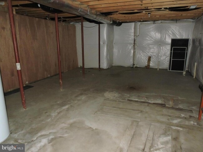 Building Photo - 34 Niagara Way