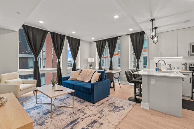 Building Photo - 916 N Delaware Ave