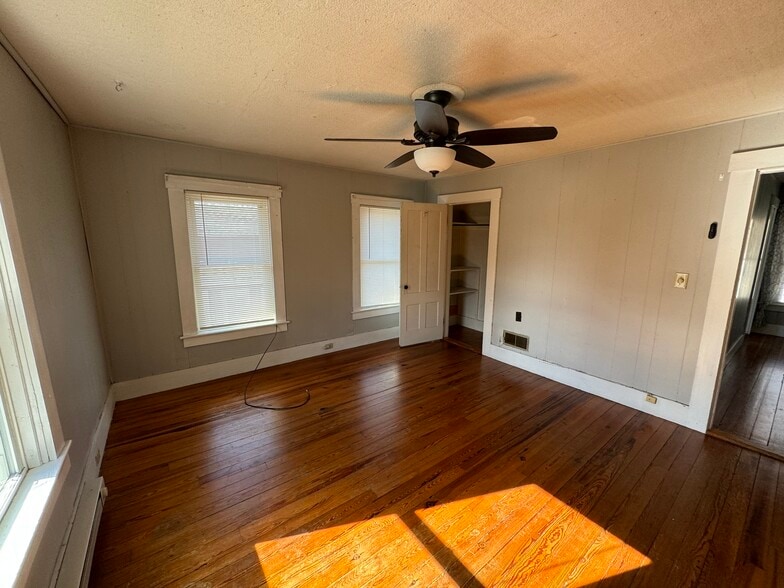 Building Photo - 40 Wilford St