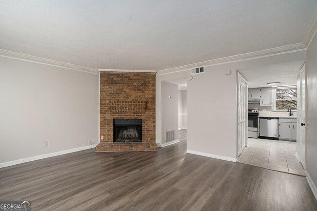 Building Photo - 3027 Spruce Cir