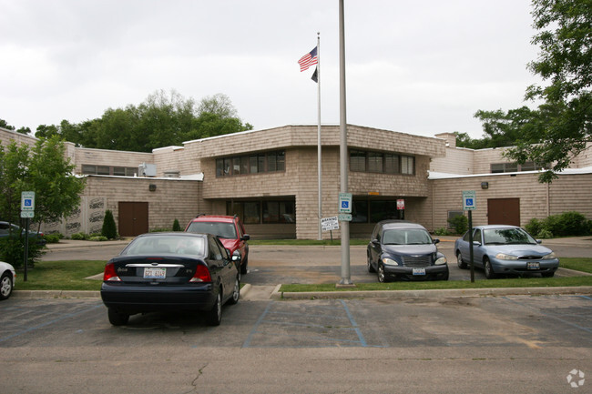 Building Photo - Collier Garden Apartments