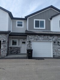 Building Photo - 96 W 425 N