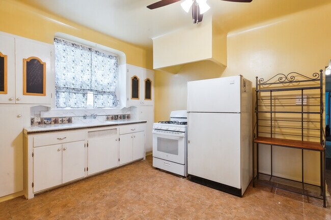 Building Photo - 7707 Green St