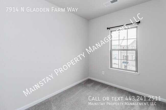 Building Photo - 7914 N Gladden Farm Way