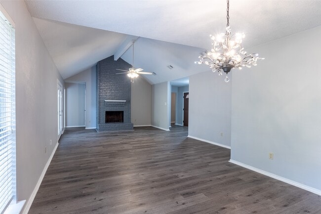 Building Photo - 76 Hickory Oak Dr