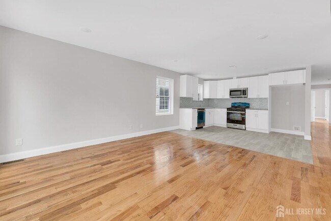 Building Photo - 138 Milford Ave