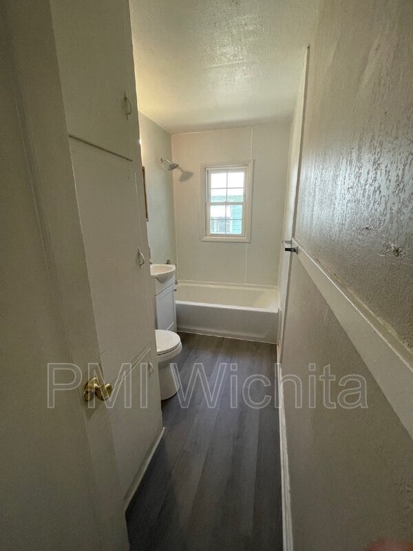 Building Photo - 1512 S Pattie St