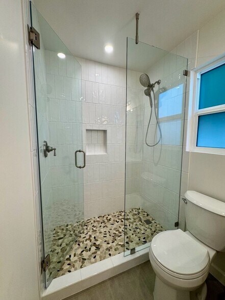 Building Photo - 110 Paseo De La Concha
