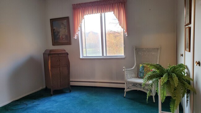 Bedroom 3/office - 315 Solon Rd