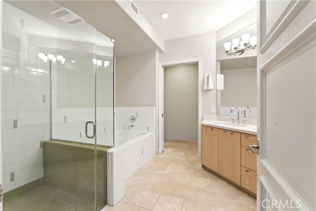 Building Photo - 403 Caruso Ave