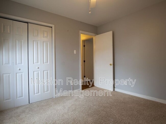 Building Photo - 2101 S Twilight Ln