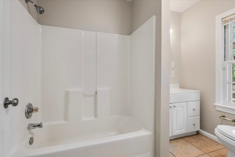 Building Photo - 106 Dixie Dr