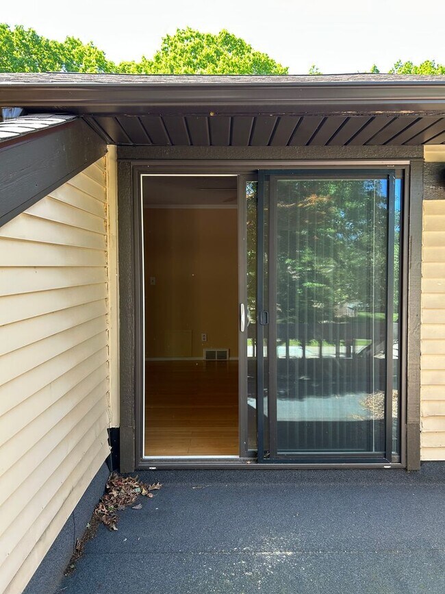 Building Photo - 4456 Donna Dr