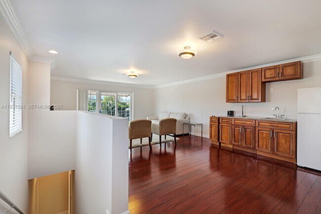 Building Photo - 117 NW 8th St