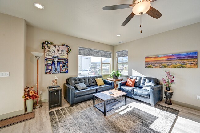 Building Photo - 1003 Fooses St