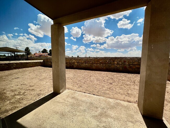 Building Photo - 11365 Hidalgo Dr
