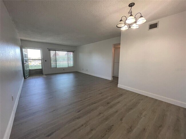 Building Photo - 2359 Finlandia Ln