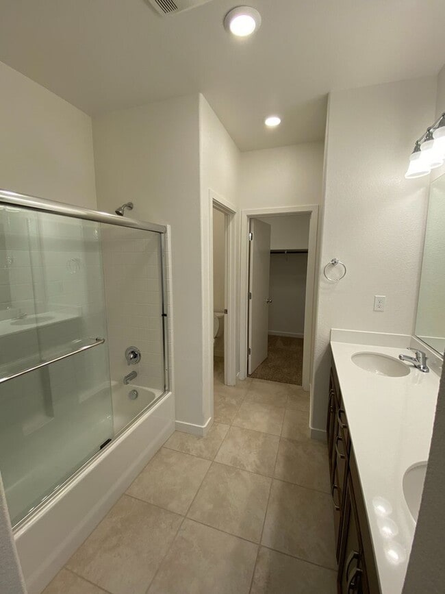 Building Photo - Beautiful 3 Bedroom 2 Bath Home for Rent -...