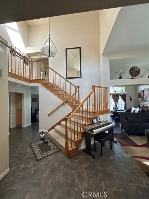 Building Photo - 1046 S Mountcrest Ct