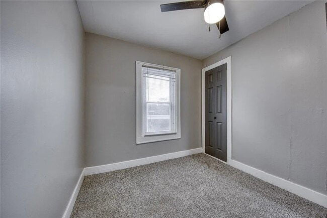 Building Photo - 586 Highland Ave
