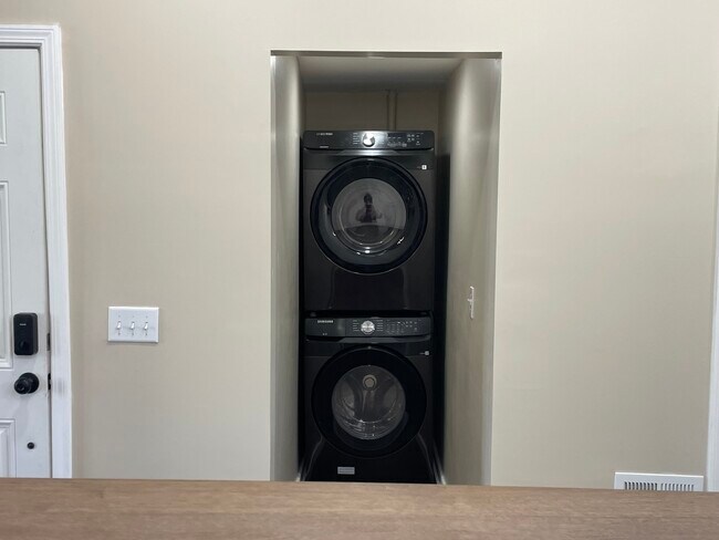 Building Photo - 7214 Meade St