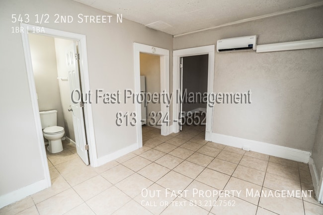 Building Photo - 543 1/2 2nd Street N-