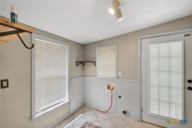 Building Photo - 14 Steele St