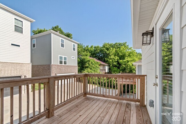 Building Photo - 530 Highland Ave