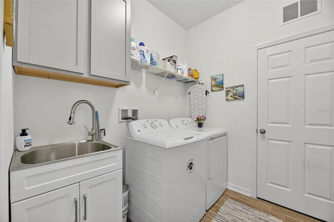 Building Photo - 30439 Caravelle Ln