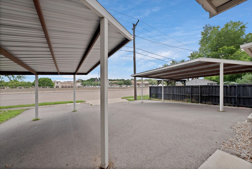 Building Photo - 4633 Calmont Ave