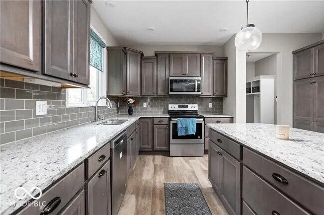 Building Photo - 680 Ridge Gate Dr