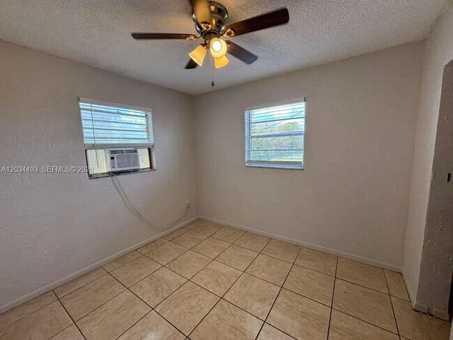 Building Photo - 14120 NW 24th Ct
