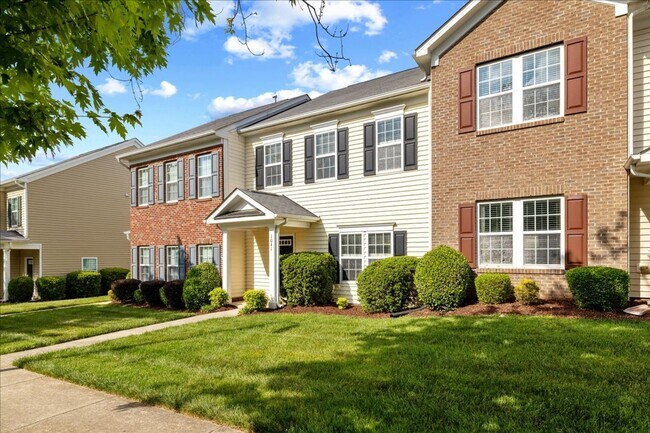 Building Photo - Well Maintained Three Bedroom Home!
