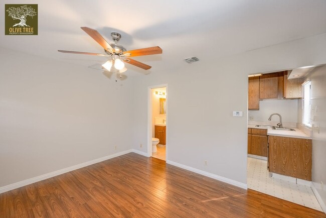 Building Photo - 194 Santa Anita Ct