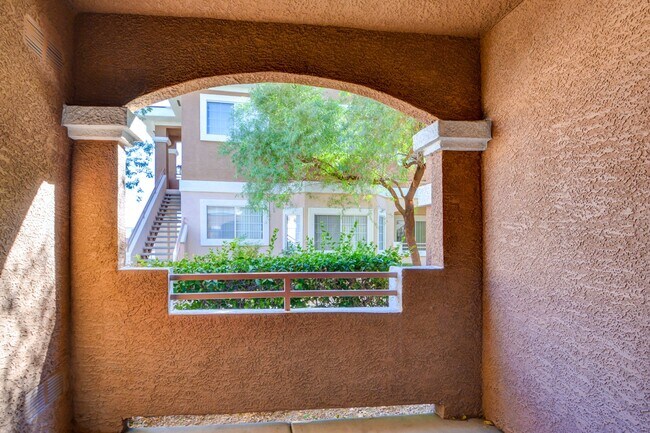 Building Photo - Horizon Hills Condominiums