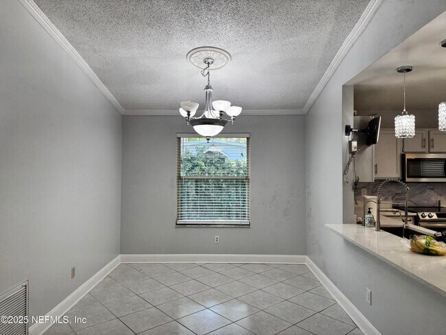 Building Photo - 4742 Trevi Dr