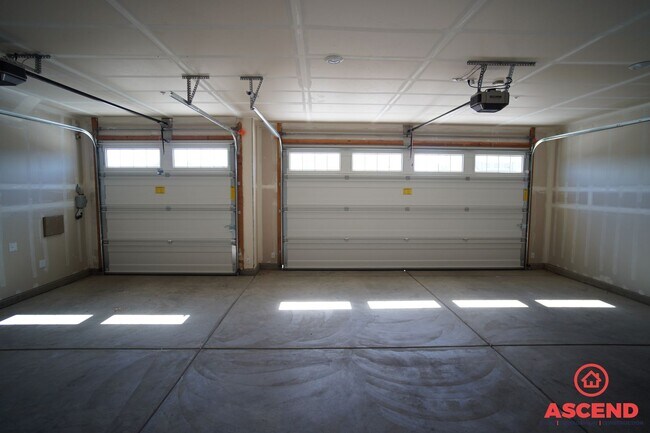 Building Photo - Newly Built Home with Solar in Gossamer Grove!