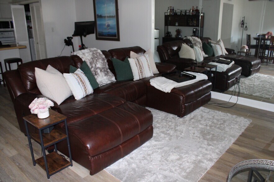 Building Photo - 3424 W Lemon St