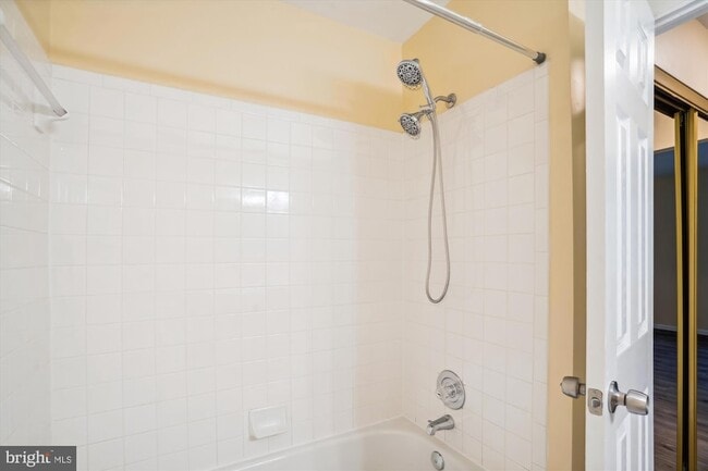 Building Photo - 2970 Schubert Dr